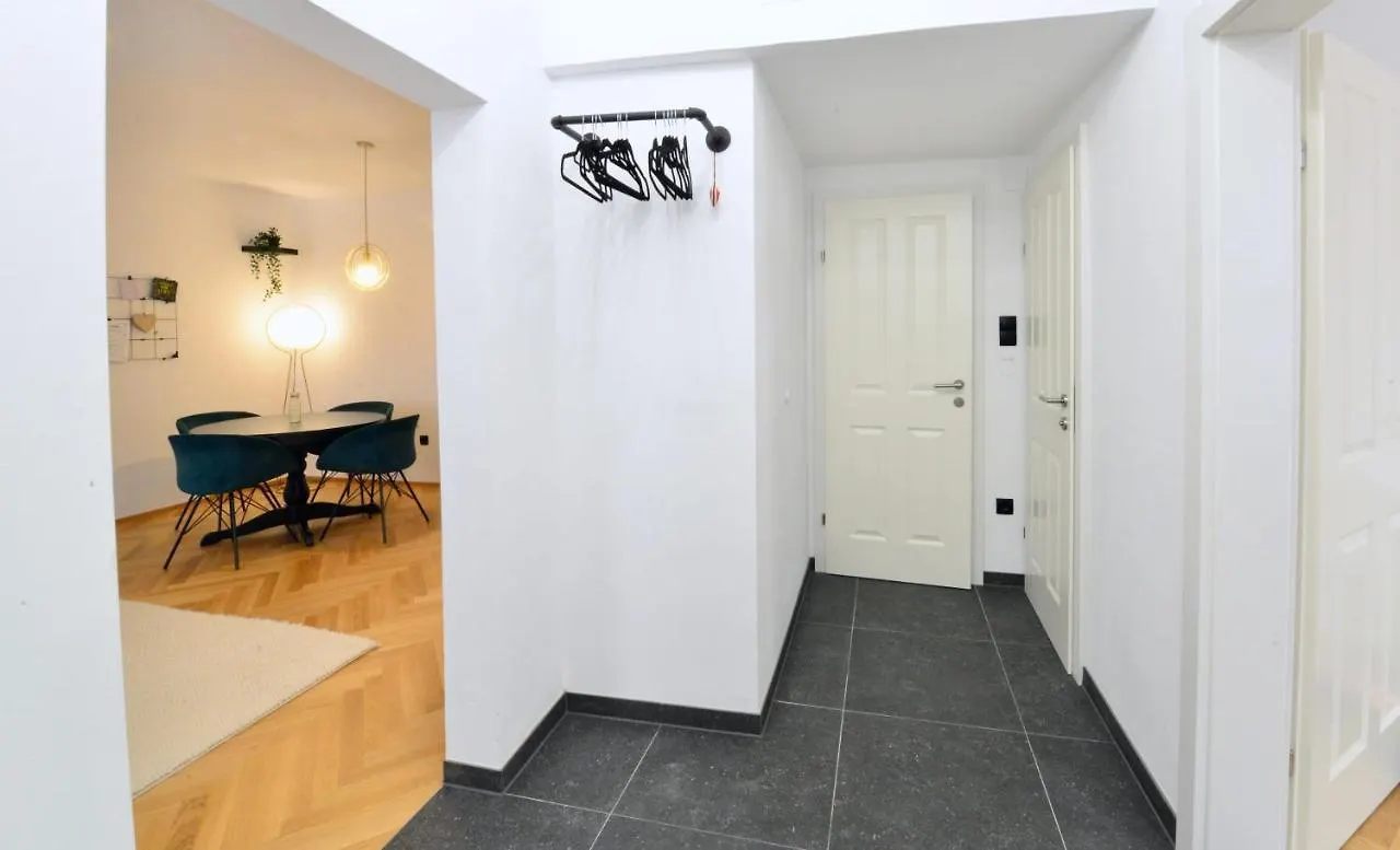 Modern Flat With Parking Space Appartement Wenen