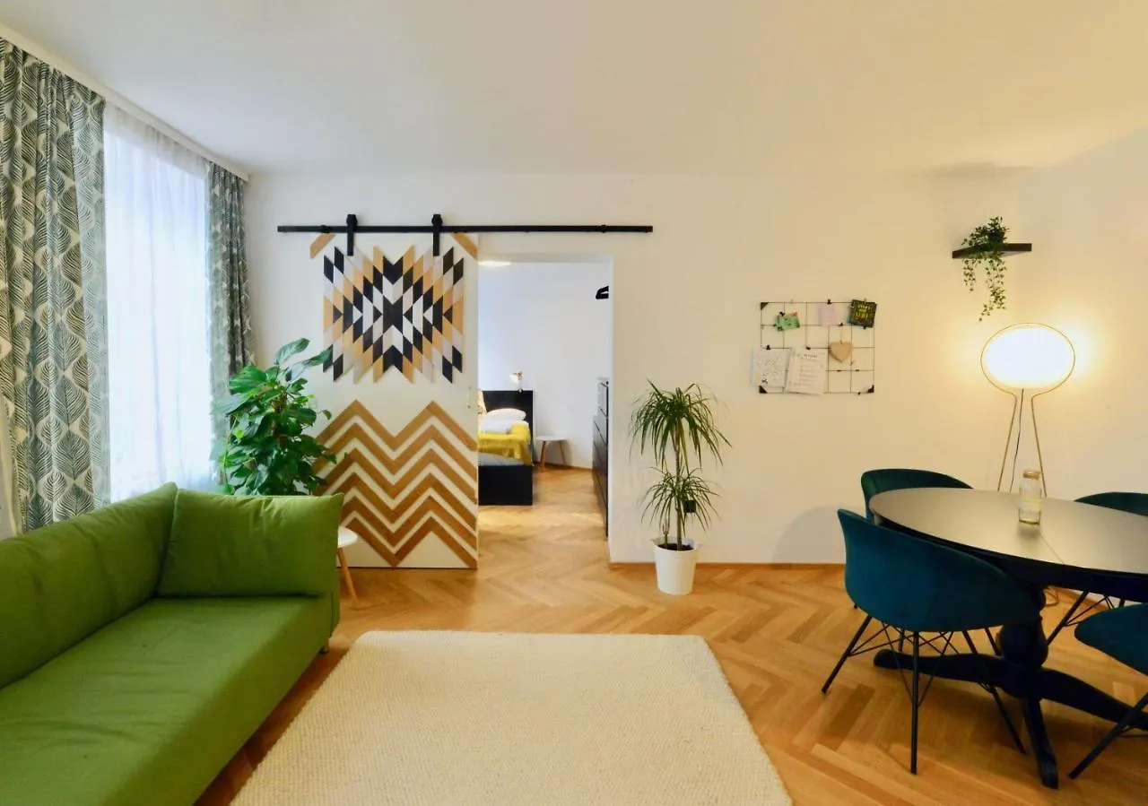 Modern Flat With Parking Space Appartement Wenen
